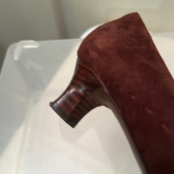 AK Anne Klein light brown suede shoe with 1 3/4” heel - Picture 3 of 4